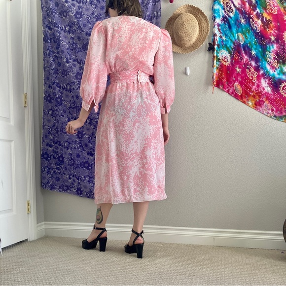 Vintage 80s pastel pink Barbiecore ruffly puff sleeve midi dress - Picture 3 of 12